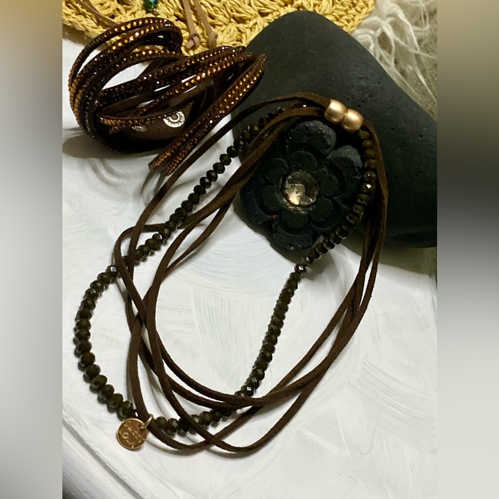 💐SWEET LOLA, NECKLACE AND BRACELET, MADE OF LEATHER & GLASS STONES💐#SWEETLOLA